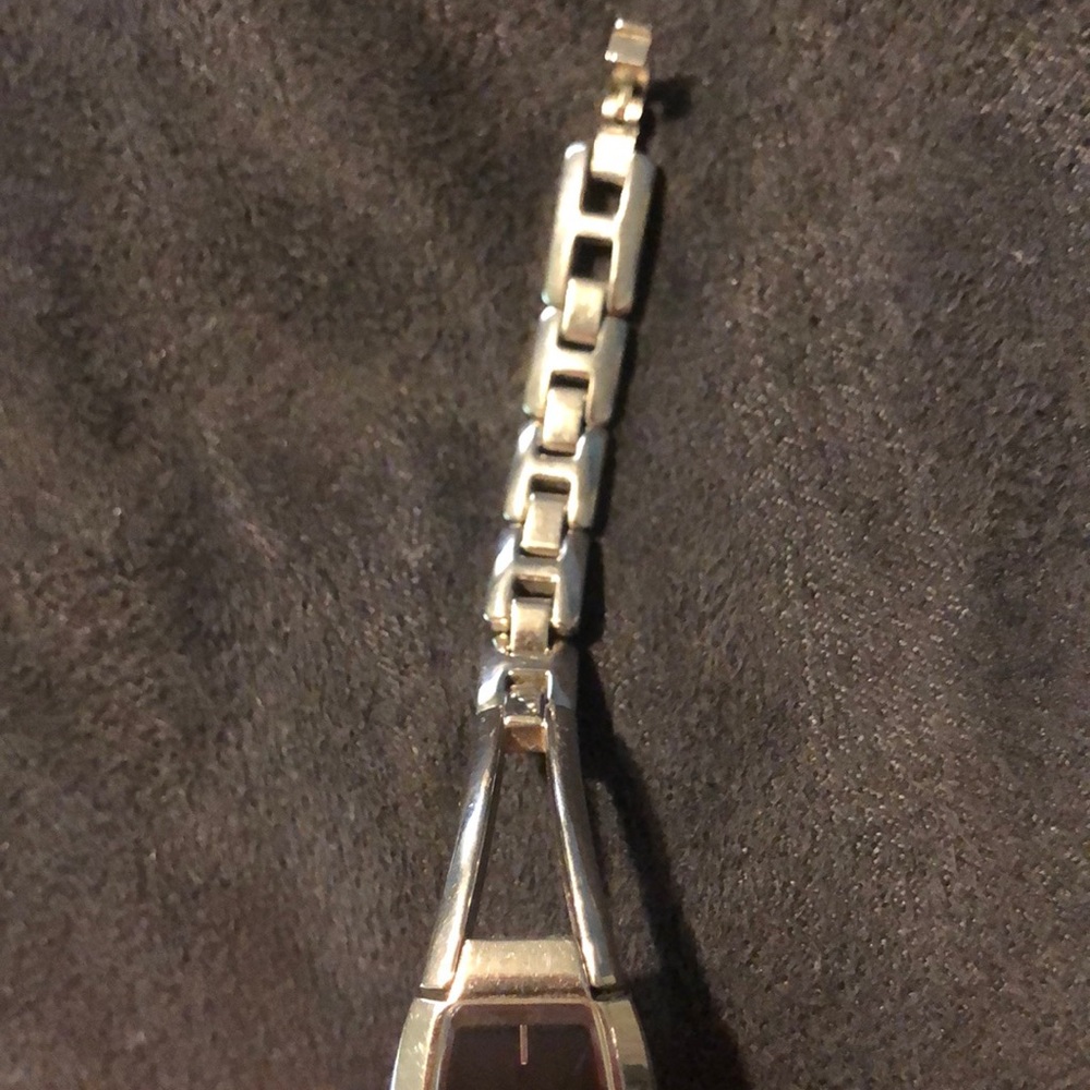 Ladies Guess Watch - Picture 5 of 7